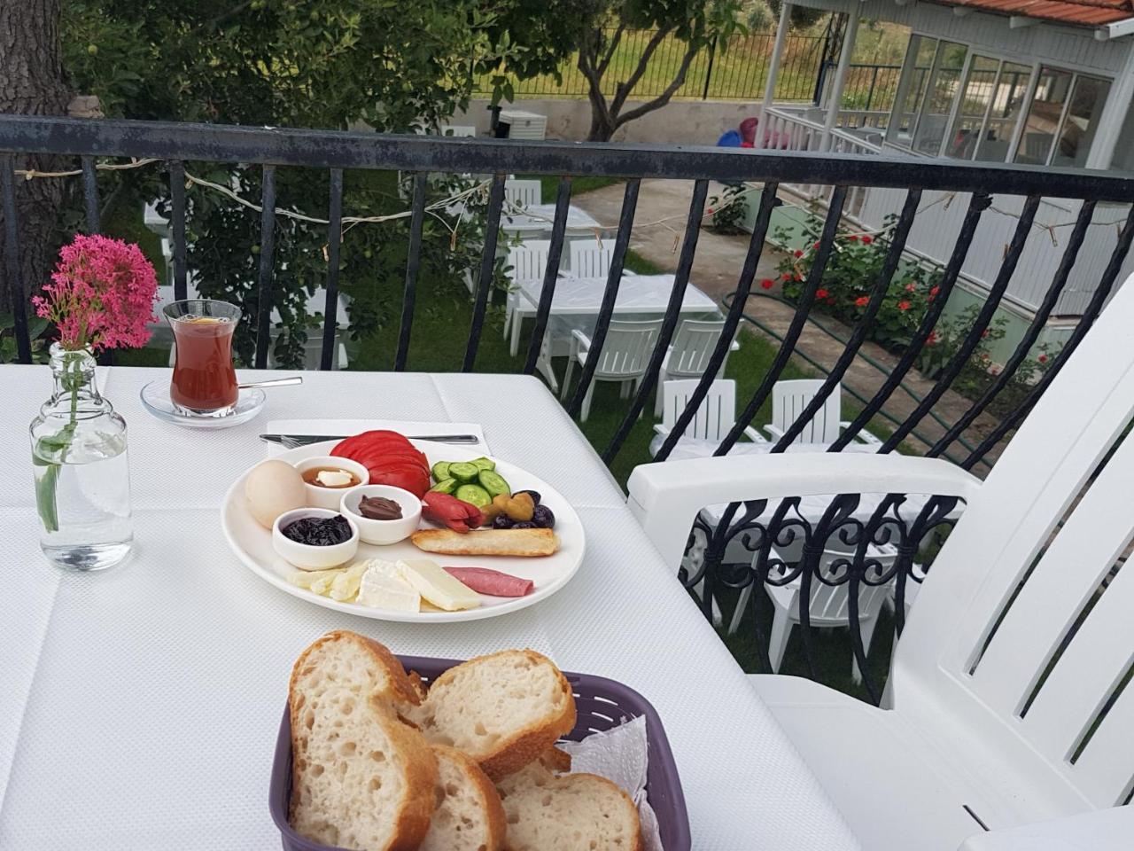 Akmonya Pansiyon Eriklice Bagian luar foto